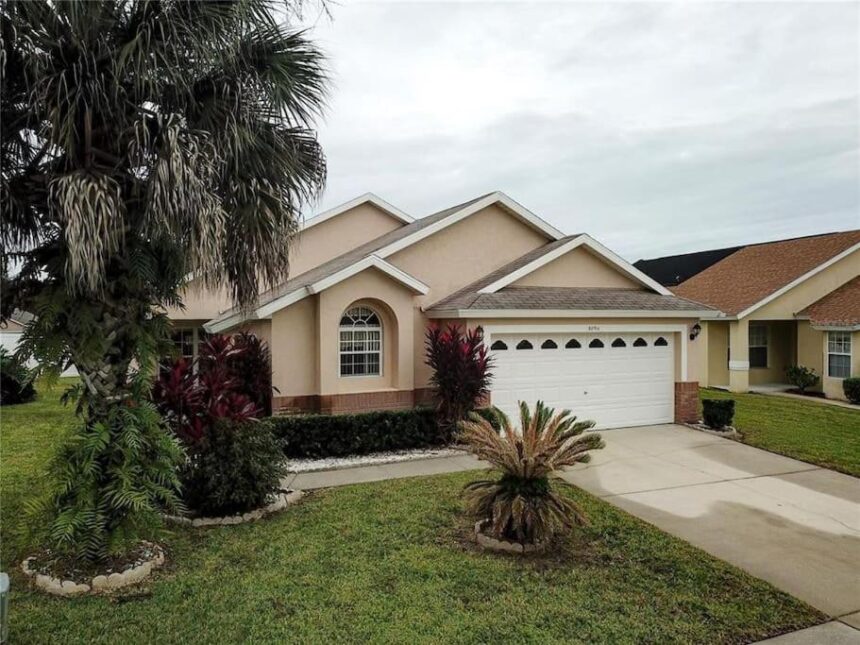Kissimmee or Davenport: where should you book your Florida villa?
